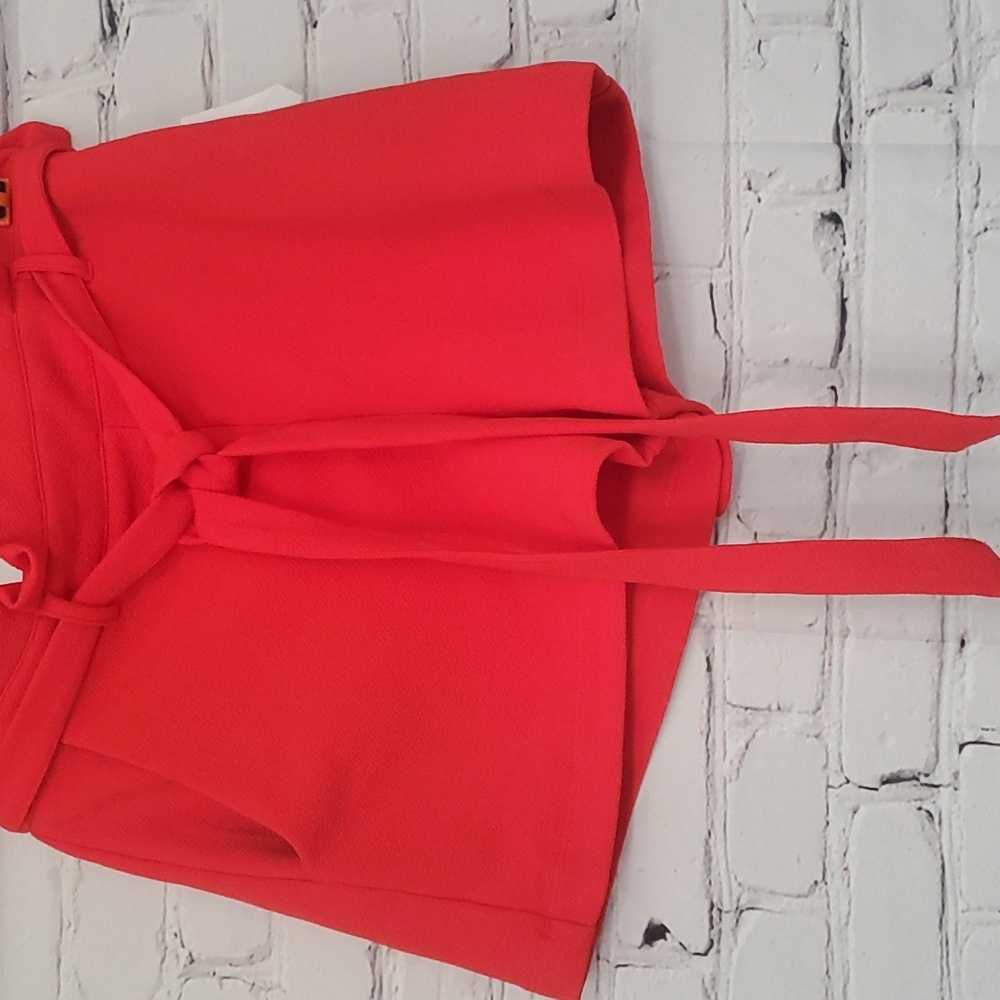 Red/Orange dress shorts, pockets in front with belted draw-string waist. Size S
